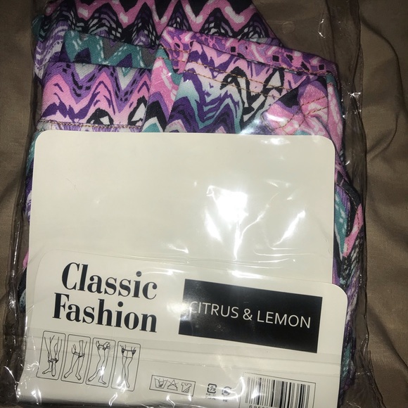 ***Stylish Women’s Leggings*** - Picture 3 of 3